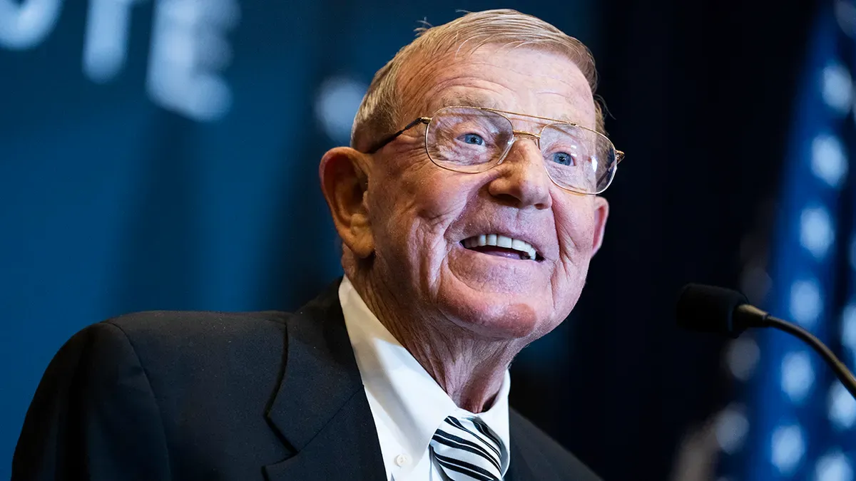 Football Legend Lou Holtz Urges Catholics to 'Defend and Encourage' Pope Leo XIV